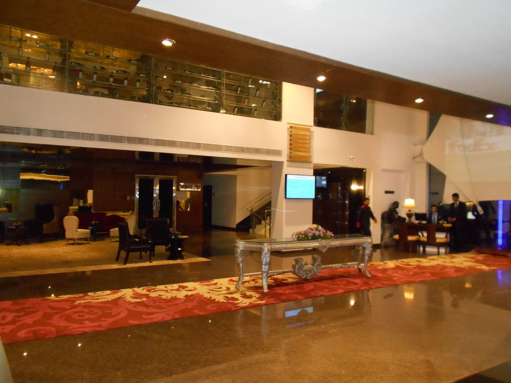 La Marvella, Bengaluru Hotel Exterior foto